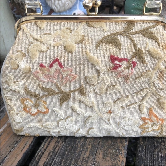 Floral Tapestry Burned Velvet Carpet Bag Purse Lucite Vintage Pink Green 50s 60s - Picture 6 of 10